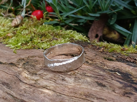 Rockface Overlap Landscape Ring